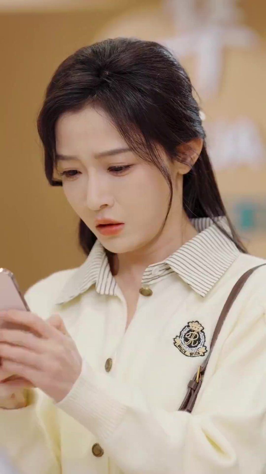离婚后，陆总舔狗上身帮我提鞋（离婚后陆总舔狗上身帮我提鞋）海报