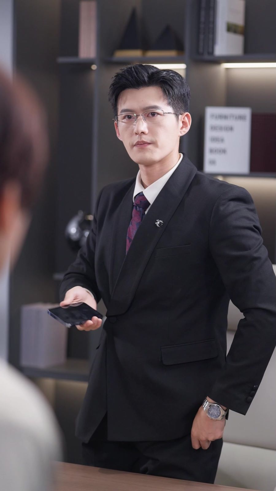 女扮男装后我掰弯了闪婚总裁海报