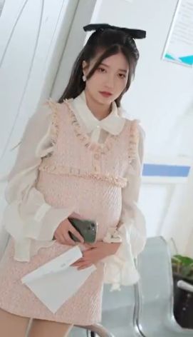 AA唐月海报