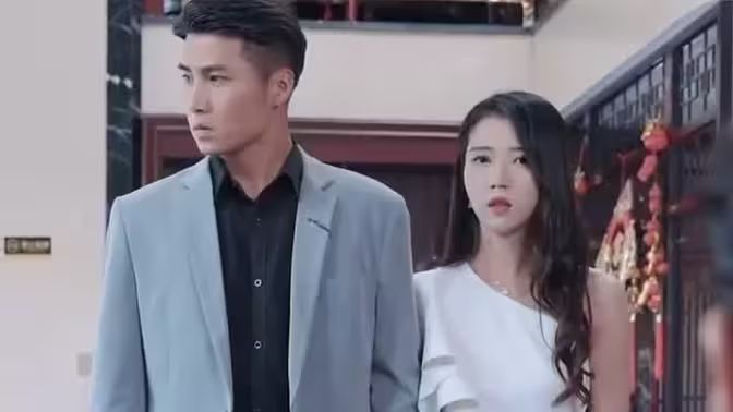 崛起从老婆被打开始（弃少豪婿）海报